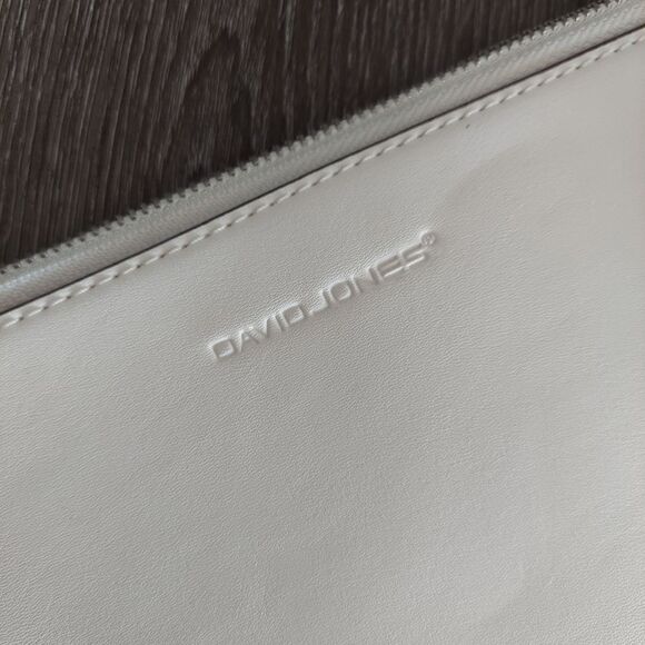 DAVID JONES Women's Synthetic Leather Crossbody Wristlet Clutch with Wrist Strap - Picture 6 of 11